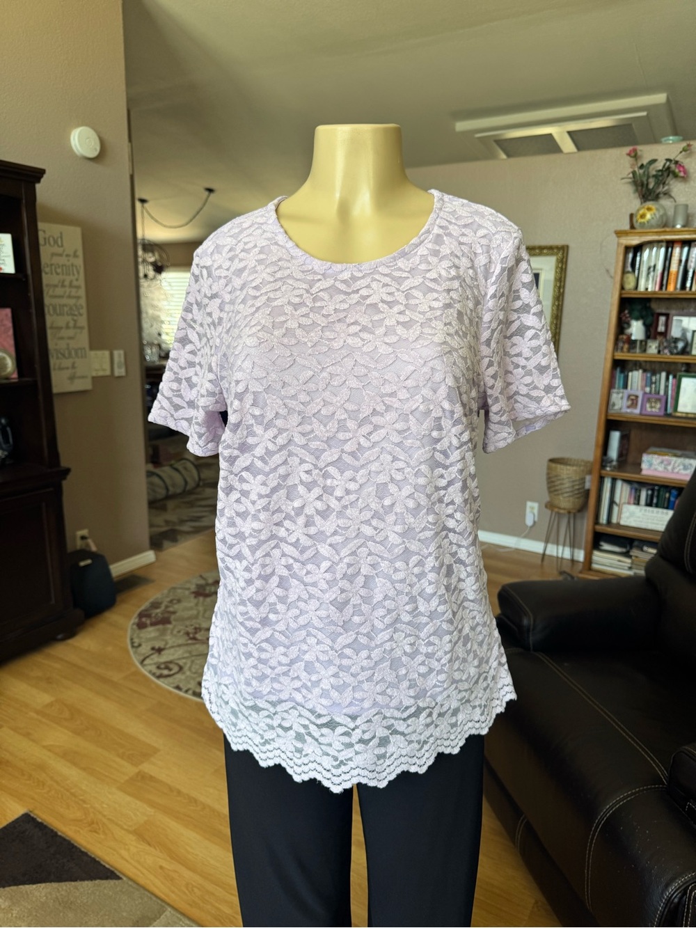 Teddi Rose lavender lace blouse with lining-size L-NWT